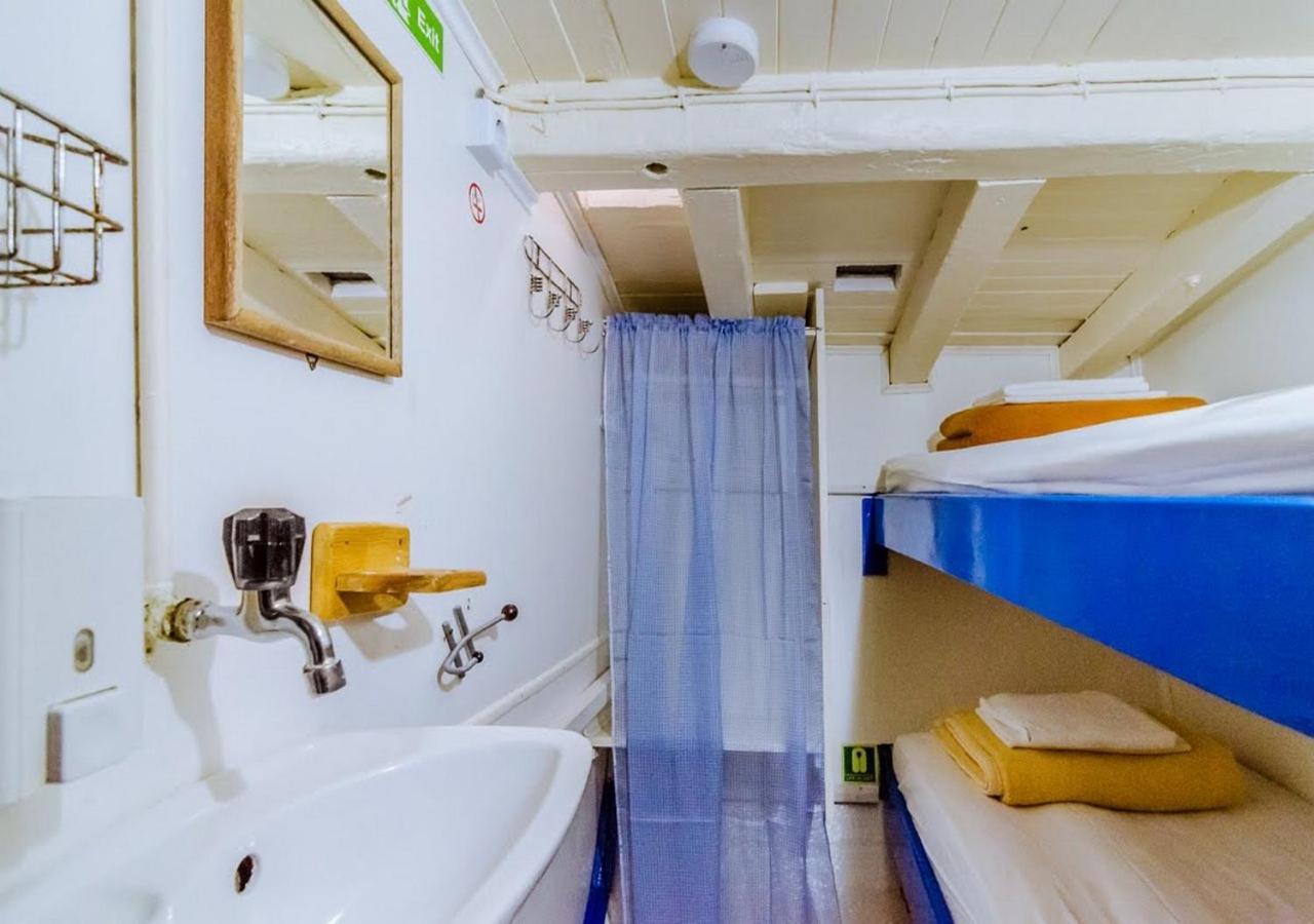 Rhythm Floating Hostel - Zadar Bagian luar foto