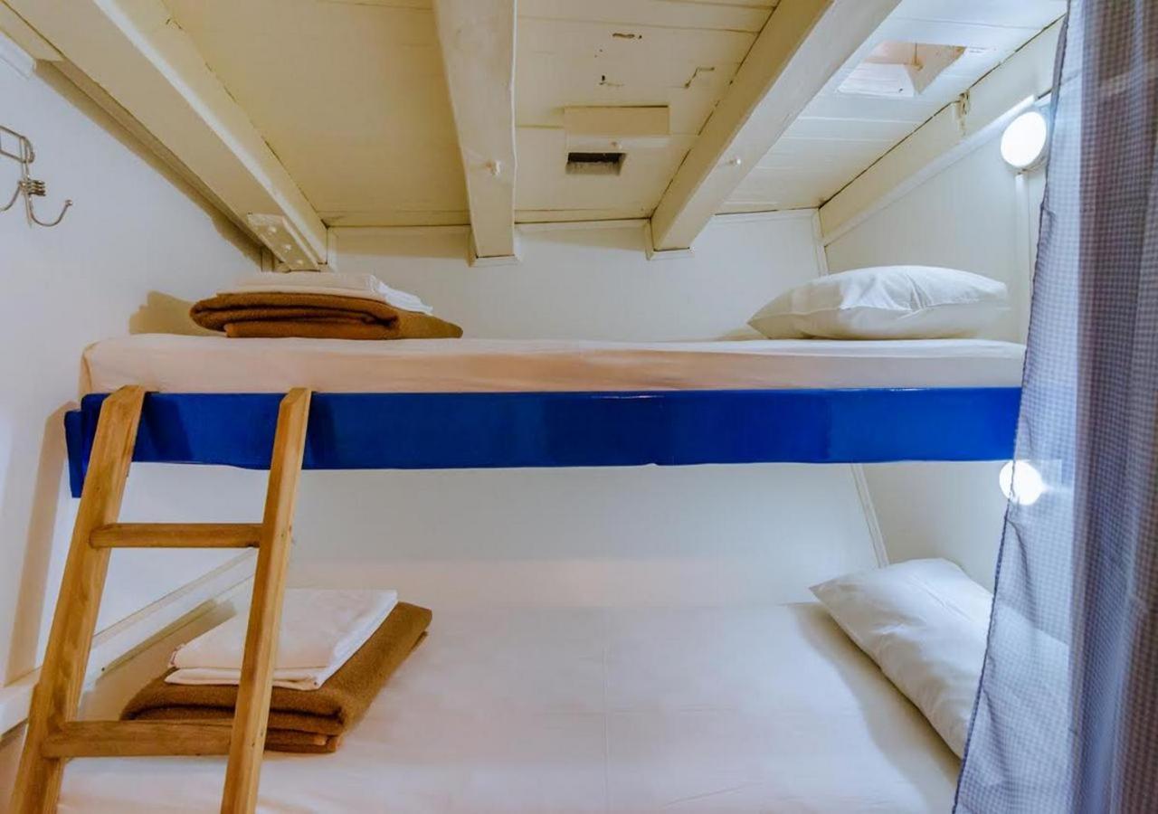 Rhythm Floating Hostel - Zadar Bagian luar foto