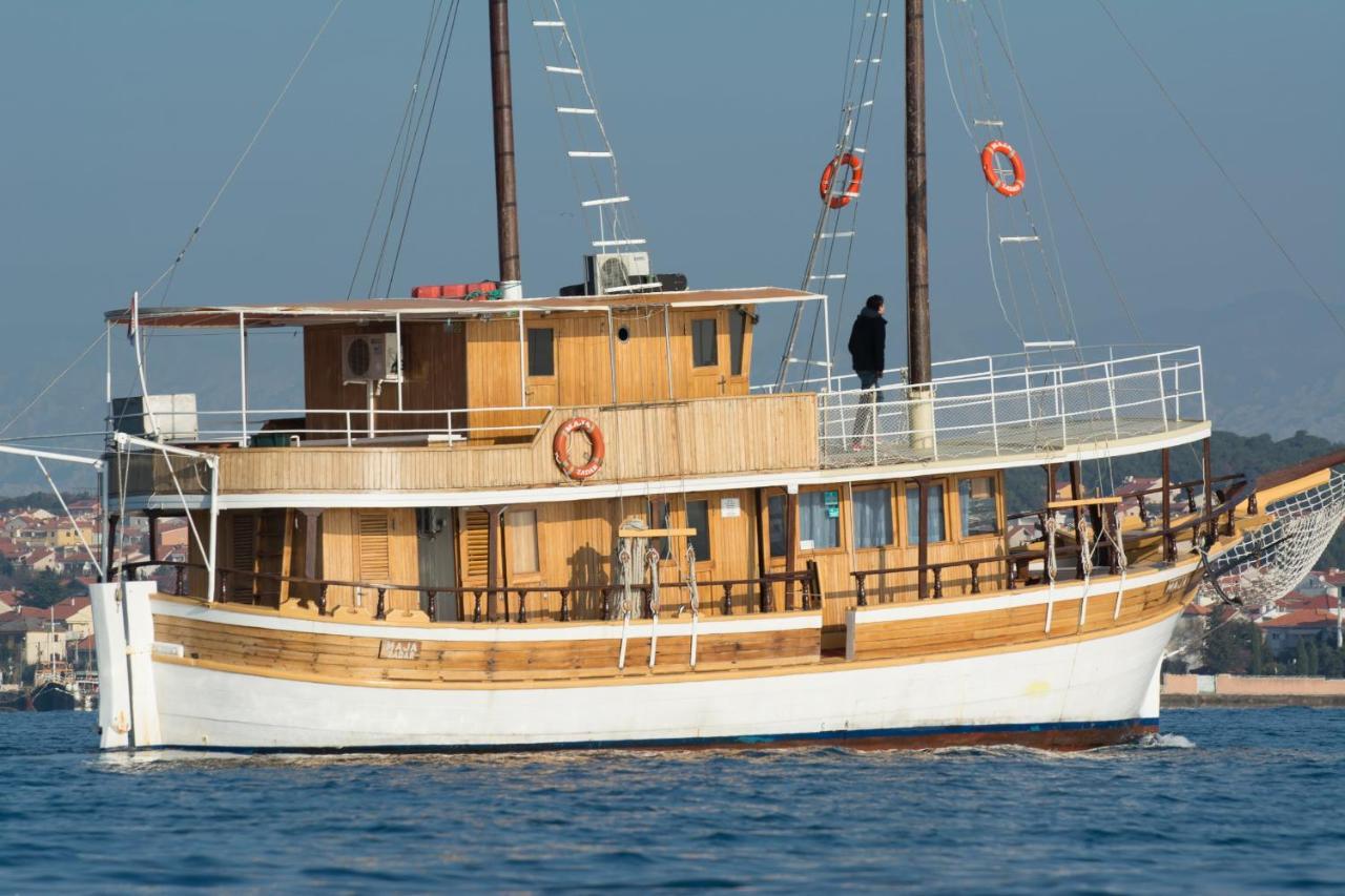 Rhythm Floating Hostel - Zadar Bagian luar foto