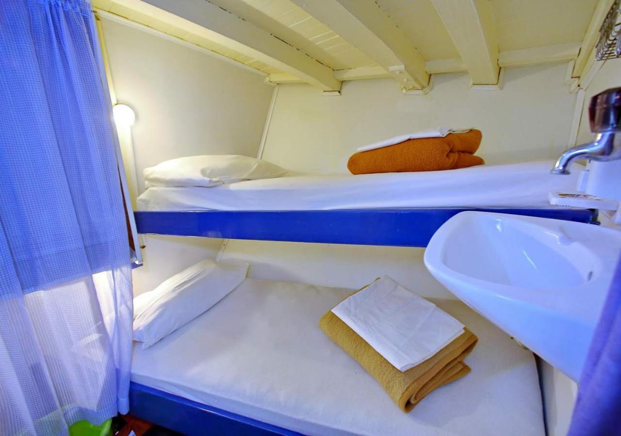 Rhythm Floating Hostel - Zadar Bagian luar foto