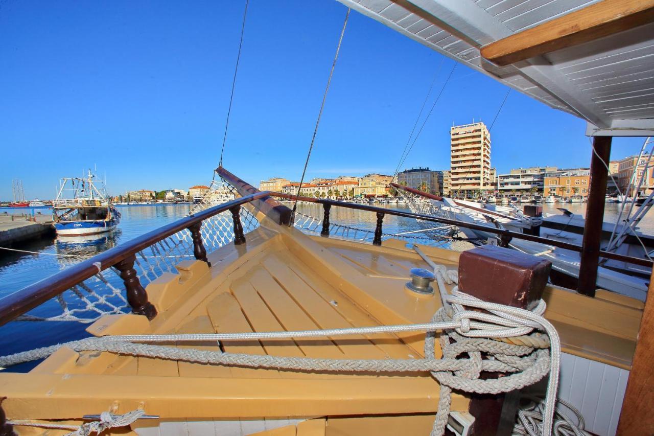 Rhythm Floating Hostel - Zadar Bagian luar foto