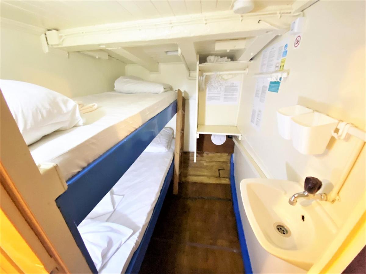 Rhythm Floating Hostel - Zadar Bagian luar foto