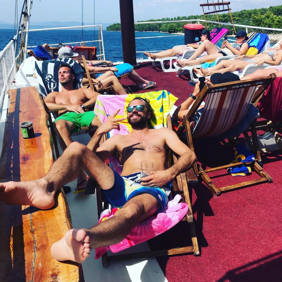 Rhythm Floating Hostel - Zadar Bagian luar foto
