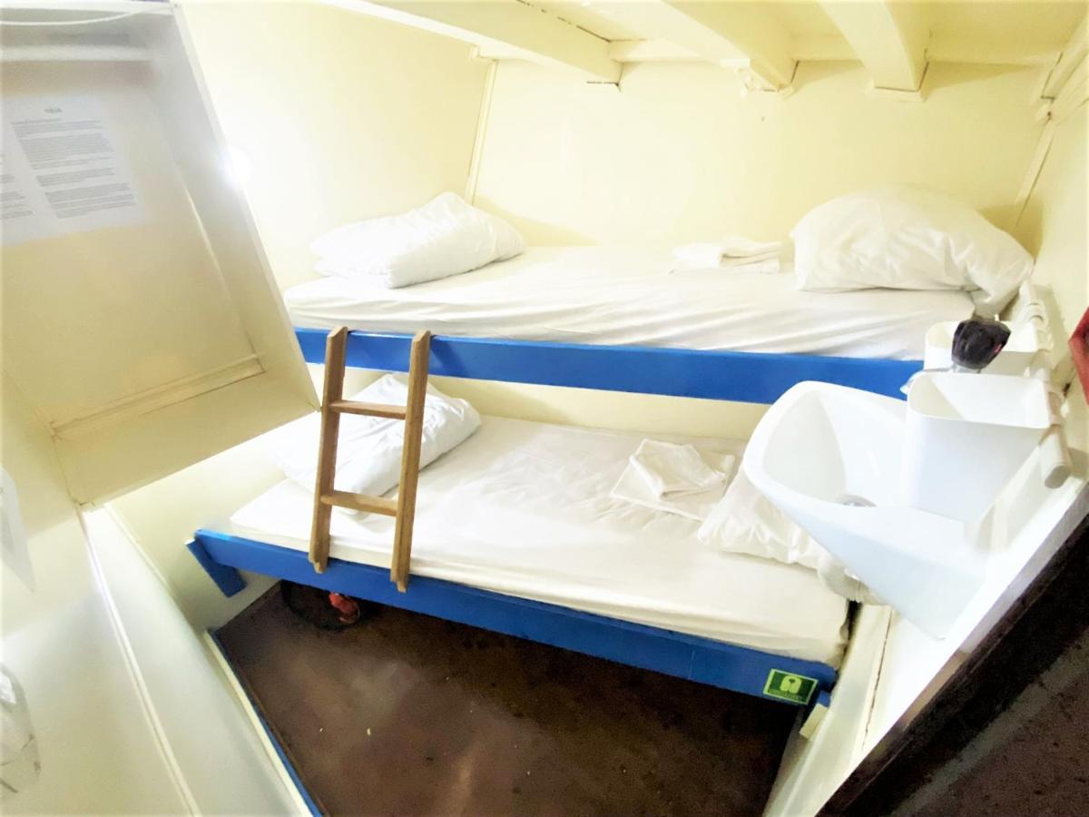 Rhythm Floating Hostel - Zadar Bagian luar foto