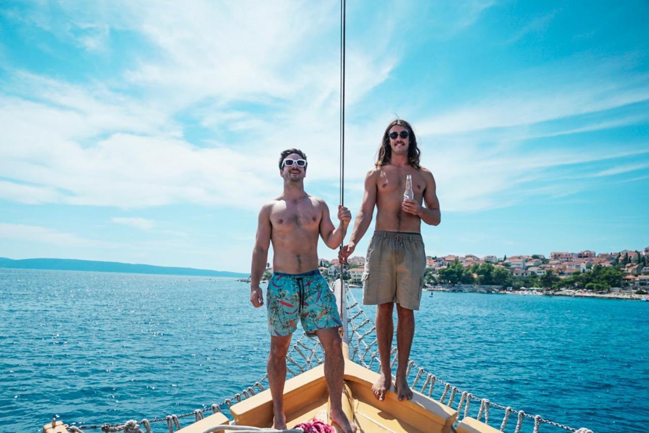 Rhythm Floating Hostel - Zadar Bagian luar foto