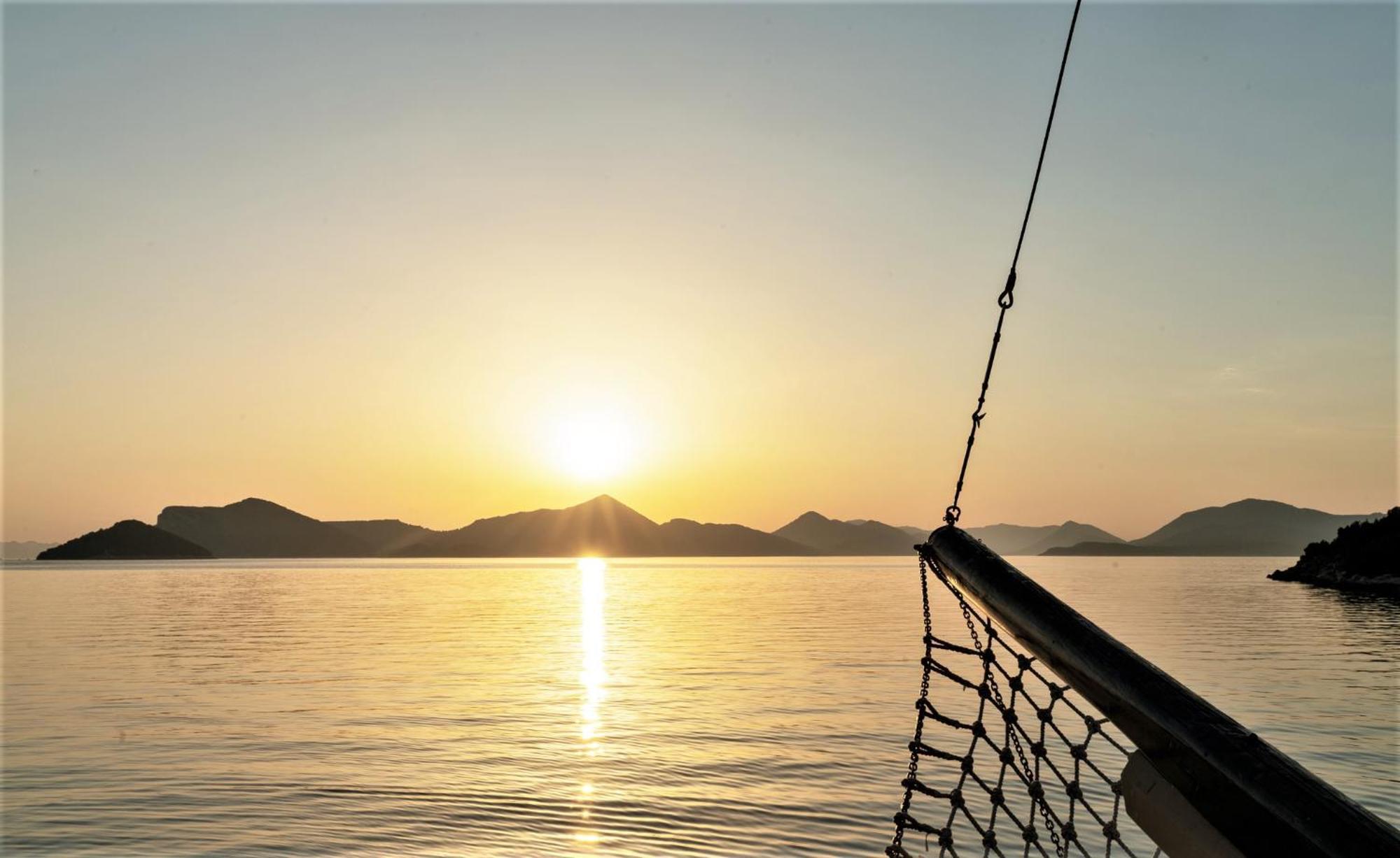 Rhythm Floating Hostel - Zadar Bagian luar foto