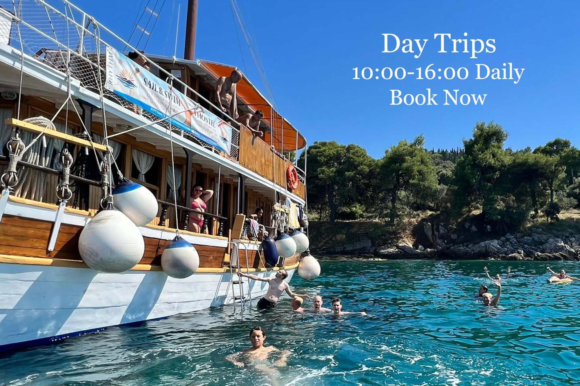 Rhythm Floating Hostel - Zadar Bagian luar foto